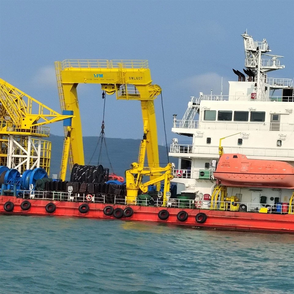 Deck Cranes for Research Vessel Deck Cranes for Research Vessel